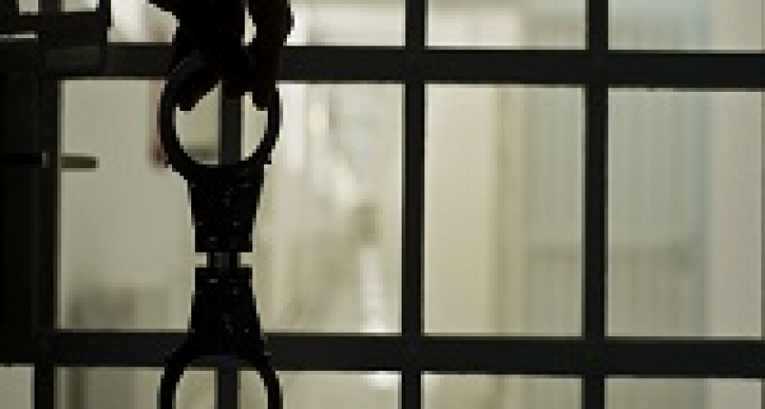  В Волгограде рецидивист с ножом отобрал у парня магнитолу