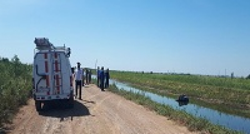 Под Волгоградом утонула машина с восемью людьми