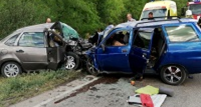 В страшной аварии под Волгоградом погибли четверо