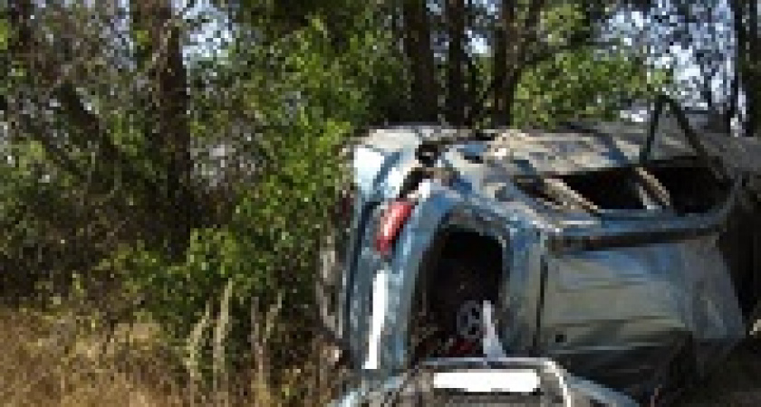 Под Волгоградом после ДТП иномарка улетела в кювет