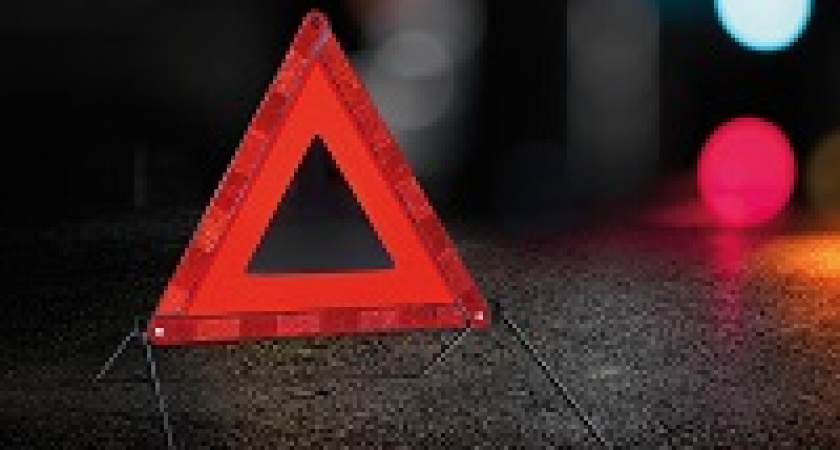 На трассе под Волгоградом легковушка и тягач улетели в кювет