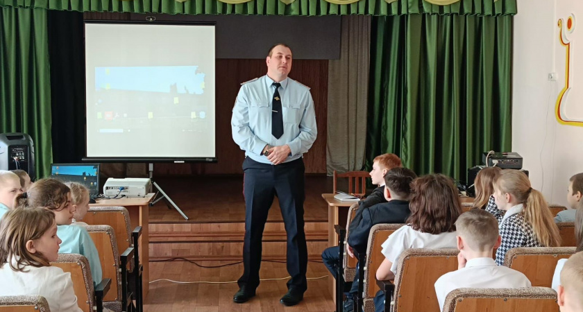 "Чистое поколение 2025": транспортная полиция Волгограда встала на защиту молодежи от опасных соблазнов