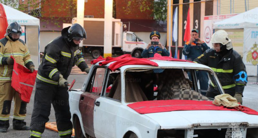 Волгоградские спасатели стали лучшими в ЮФО и поедут на всероссийские соревнования в Челябинск