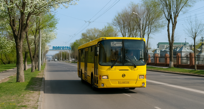 В Волгограде запустили дополнительные автобусы к кладбищам на Красную горку