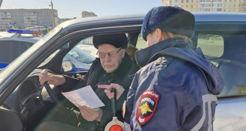 В ГАИ наконец поставили жирную точку: до какого возраста можно водить машину - пенсионерам указали на действующие ограничения