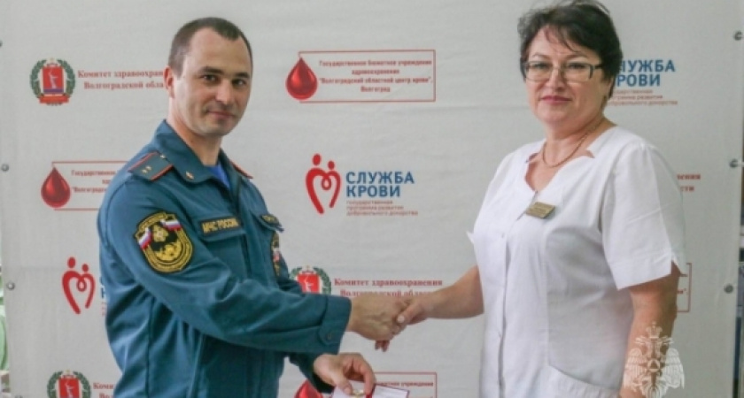 Волгоградский огнеборец сдает кровь по несколько раз в год