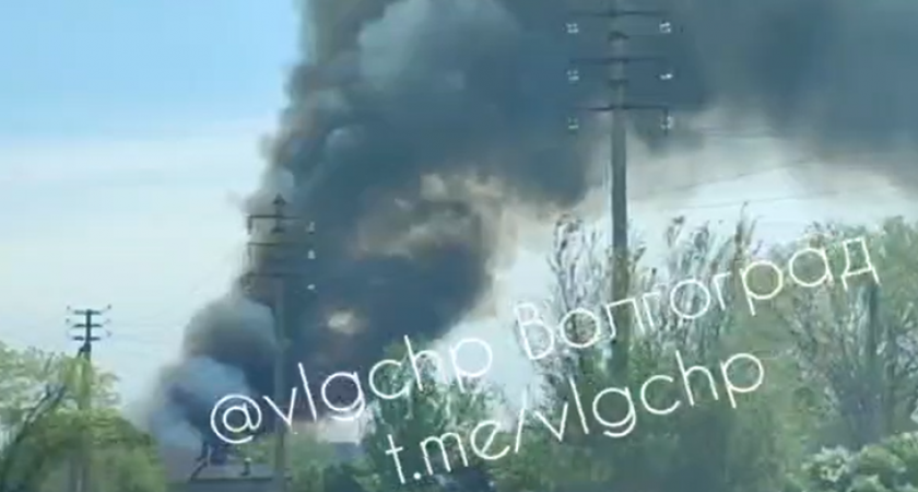 В Красноармейском районе вспыхнул мощный пожар в частном секторе