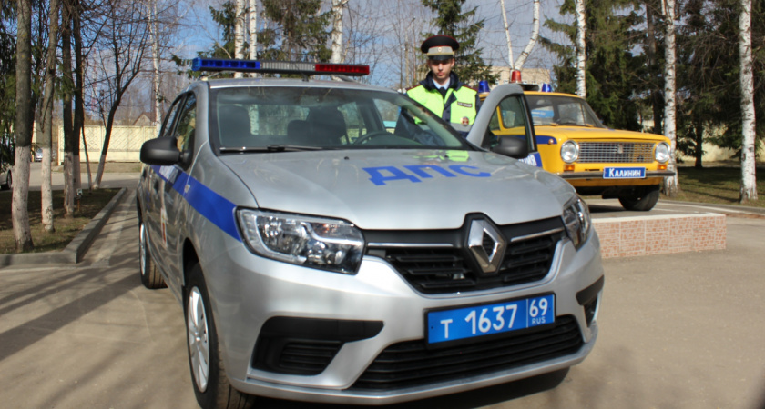 В ГАИ наконец-то поставили жирную точку: до какого возраста можно водить машину - пенсионерам указали на реальные ограничения