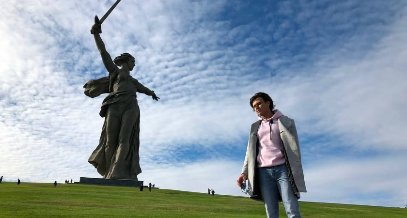 Волгоград попал в кадр Прохора Шаляпина: певец выложил фото с Мамаева кургана в День Победы