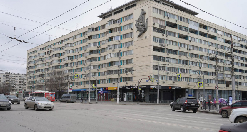 В центре Волгограда продают легенду: бывшее отделение банка и культовый магазин выставили за 83 миллиона