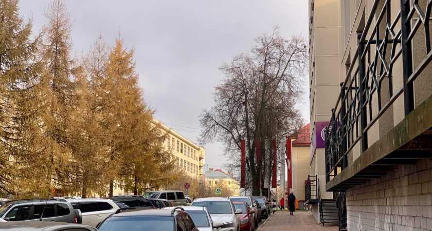 С 19 мая мест для бесплатной парковки в центре Волгограда станет еще меньше