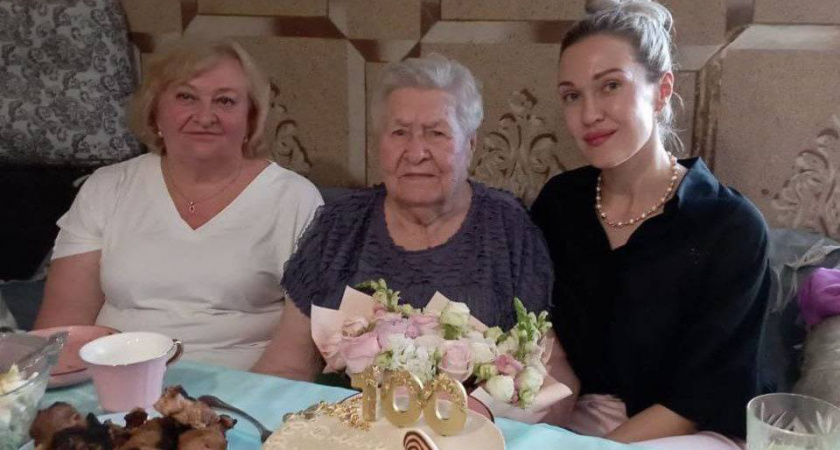 Медсестра из Сталинграда отметила 100-летний юбилей