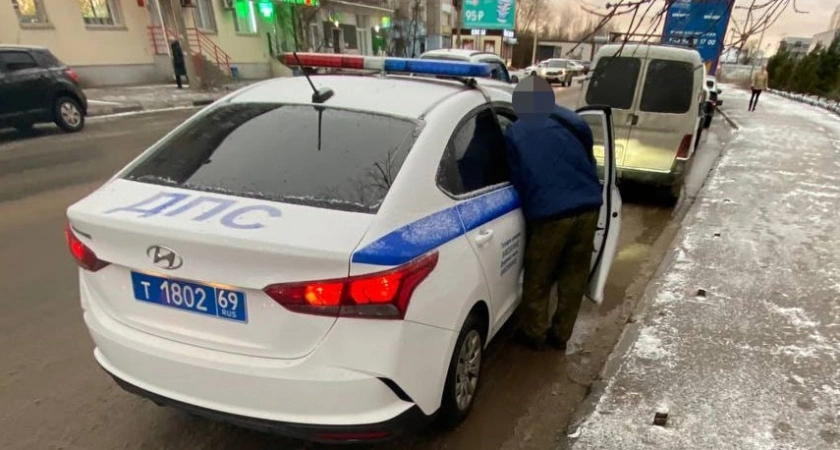 Водители категории "В" смогут получить еще одни права в мае без сдачи экзамена - потребуется только 1 справка