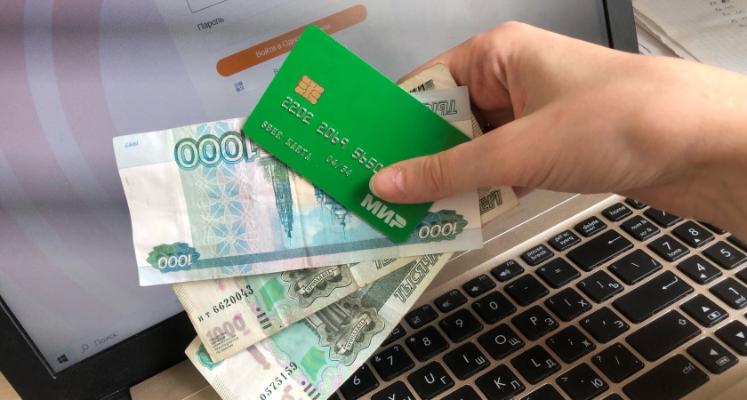 С 10 июля переводы с карты на карту — под налог: кого начнут «трясти» в первых рядах