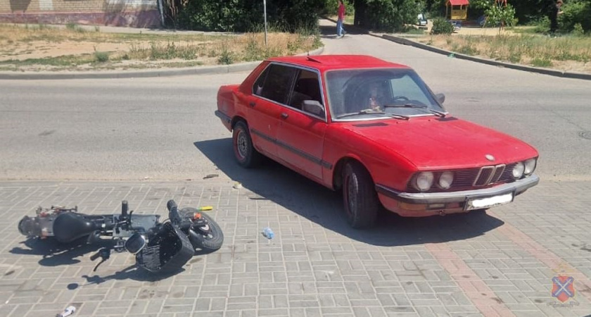 Волгоград и область накрыло волной ДТП: пострадали дети, пешеходы и велосипедисты