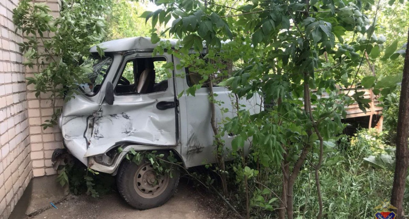 Волгоградская область за день собрала три серьёзных ДТП: пострадали люди