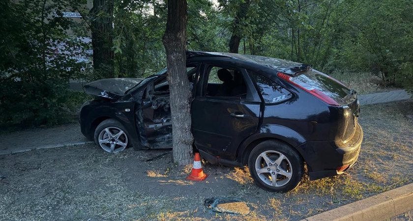 В Волгоградской области за сутки пострадали десятки человек в ДТП — дети, пешеходы и даже пассажиры автобуса оказались в больнице