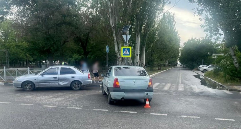 Волгоградская область снова погрязла в ДТП: за сутки пострадали дети, пассажиры и водители