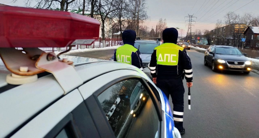 Сотрудники ГАИ в июле будут штрафовать всех на 1500 рублей: россияне об этой "фишке" почему-то забывают