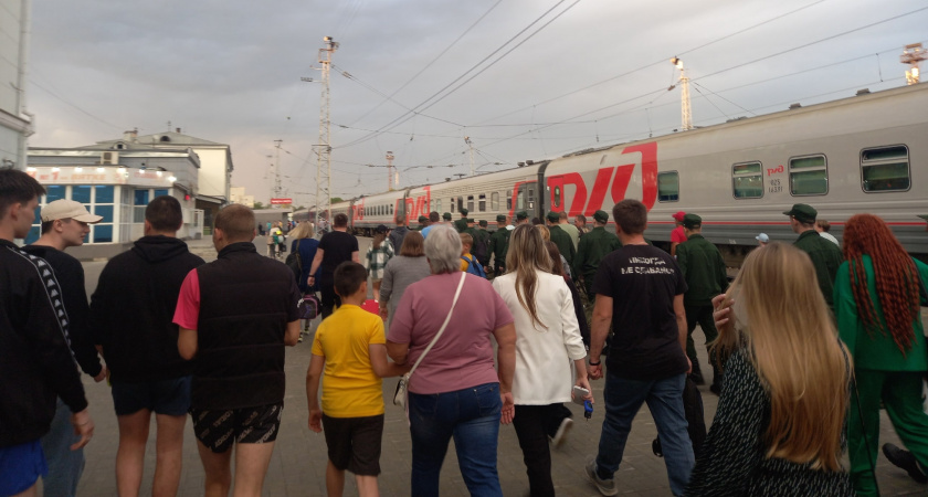 Что делать, если наглый сосед просит уступить нижнюю полку в поезде: советы пассажирам