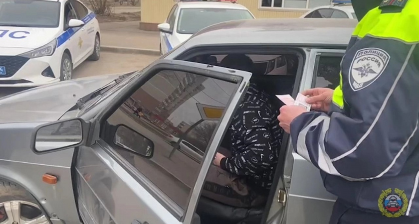 Штраф 2000 рублей за автомобиль такого цвета: в ГИБДД начались массовые проверки