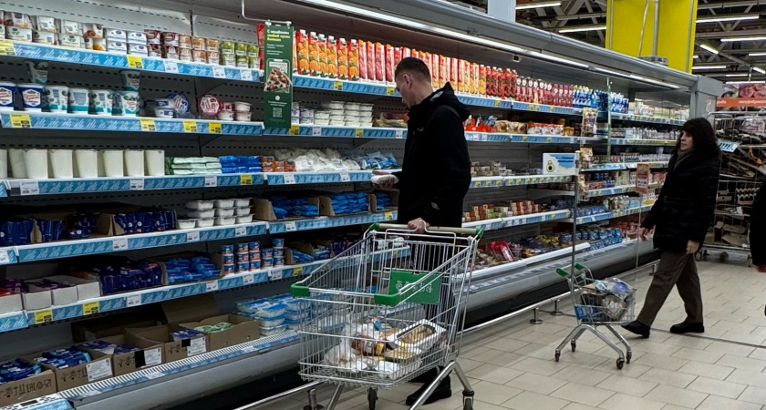 «Сами не берем и вам не советуем»: продавцы назвали 5 продуктов, которые в магазине лучше обходить стороной - здоровее будете