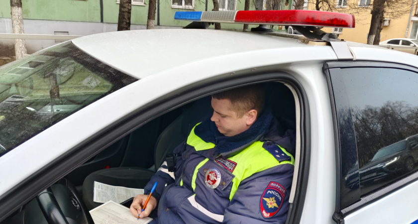 С 1 августа за эти предметы в бардачке начнут лишать прав: водителям нужно приготовиться