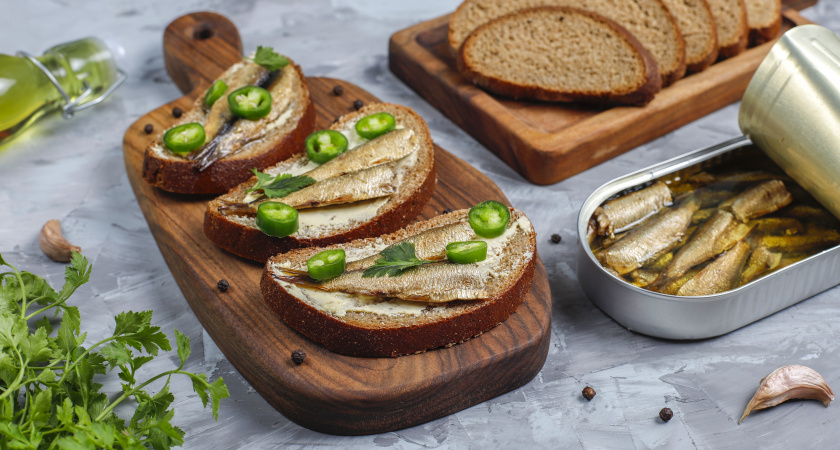У вкусных шпрот только одна маркировка — не перепутайте: иначе консервы придется выбросить