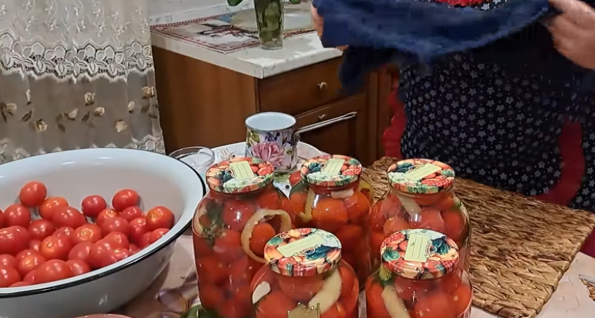Про взорвавшиеся банки забыли — солим помидоры только так: вкуснее только в раю