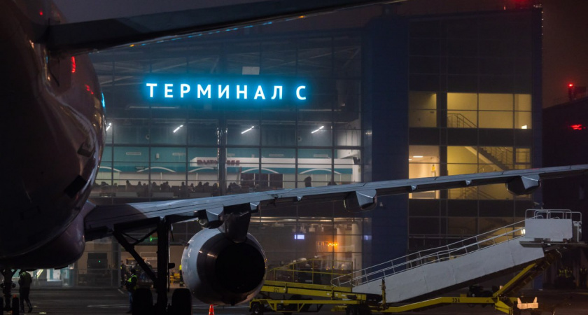 Волгоградский аэропорт возобновил работу, но пассажиры сталкиваются с задержками рейсов и поездов