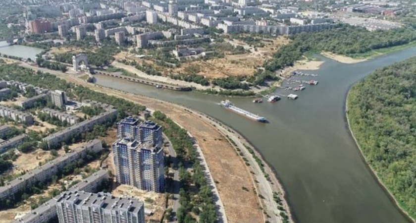 В последний день лета Волгоградскую область накрыли мощные порывы ветра