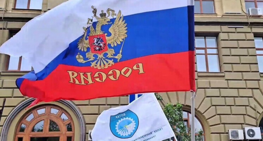 В Волгограде прошел парад студентов (16+)