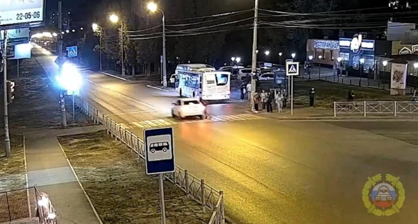 Житель Волгограда попал в больницу после аварии