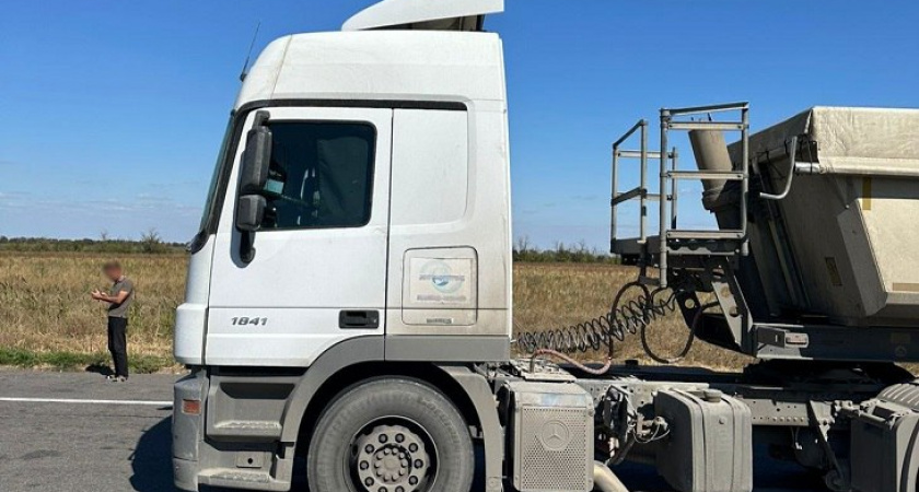 Mercedes под арестом: приставы Волгограда изъяли тягач стекольной фирмы