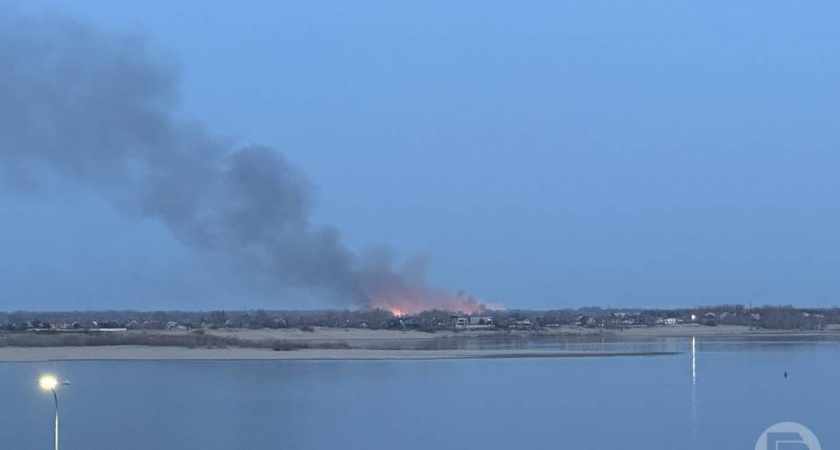 Пожары в Волгограде: два очага возгорания ликвидированы в Красноармейском районе