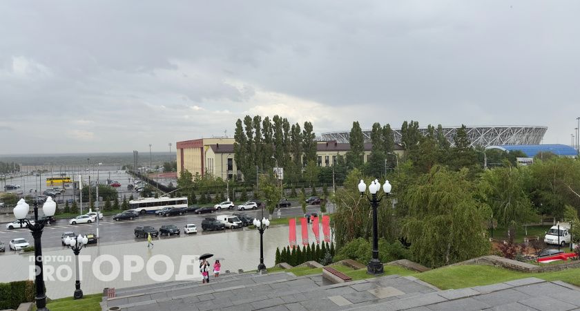 Волгоград накрыло смогом: горожане столкнулись с удушающим запахом гари и опасными загрязнениями