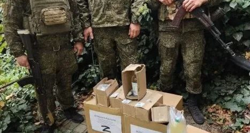 Жители Волжского отправили землякам на СВО чай и печенье