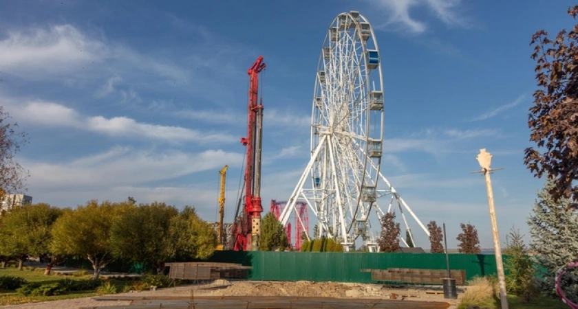 В волгоградском ЦПКиО 13 октября закрыли 55-метровое колесо обозрения