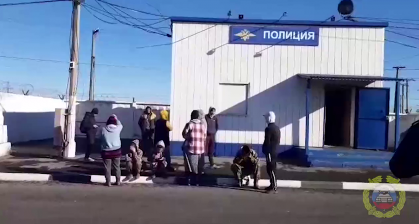 В Волжском остановили «Газель» с 20 иностранцами: семерых выдворят из России
