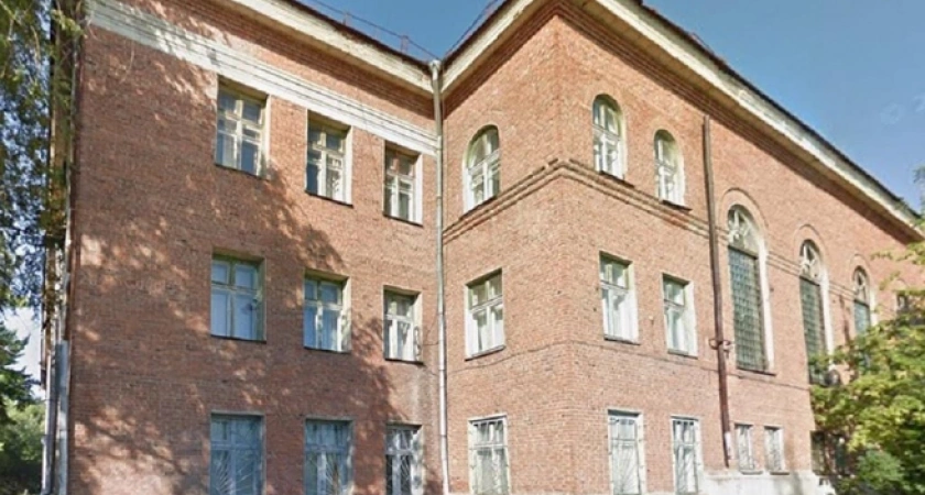 Историческое здание колледжа на острове Людникова в Волгограде готовятся продать