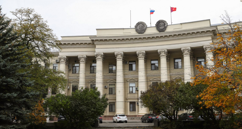 В Волгоградской областной думе готовятся к сокращению штата