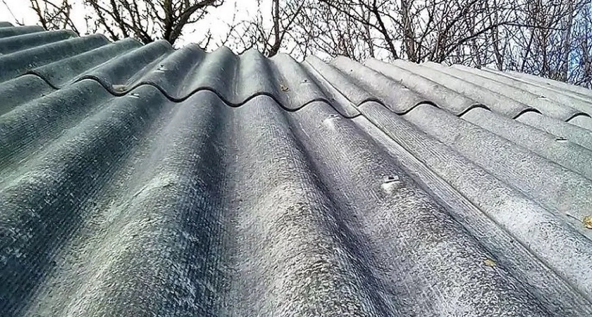 Надёжная герметизация на века: чем заделать дыру вокруг дымохода в кровле из шифера — поможет смесь из 2 компонентов