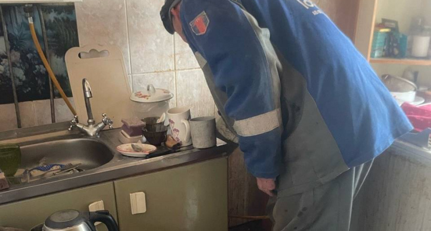Просто забаррикадировался дома: в Волгограде отключили газ жильцу с гигантским долгом