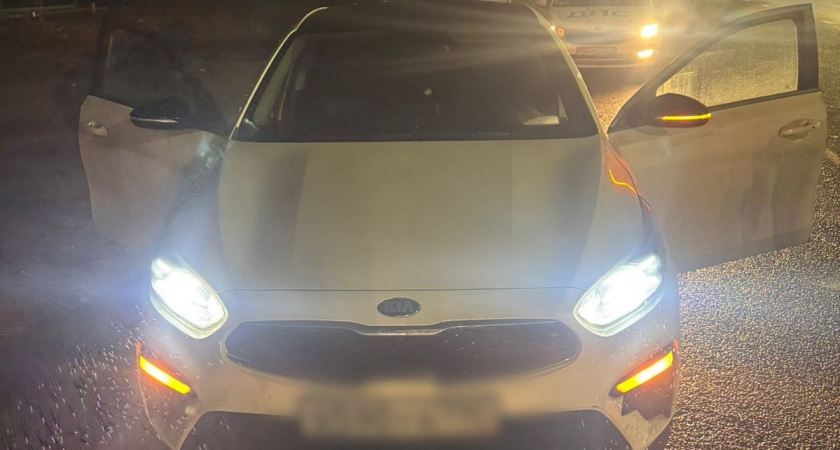 Инспекторы ДПС в Волгограде остановили излишне затонированную «Киа»