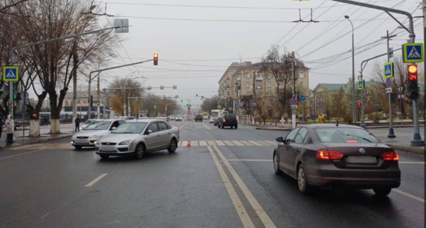 В Волгоградской области под колеса авто попал 7-летний мальчик 