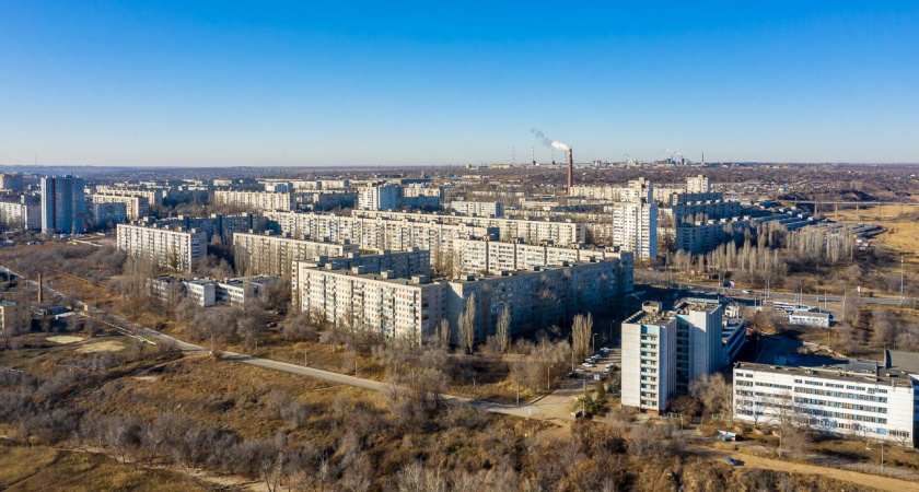 Власти Волгограда отрицают загрязнение воздуха, несмотря на массовые жалобы жителей на химический запах и першение в горле