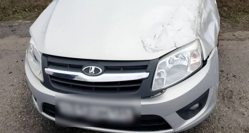 Водитель «Гранты» попала в больницу после «кувырка» машины