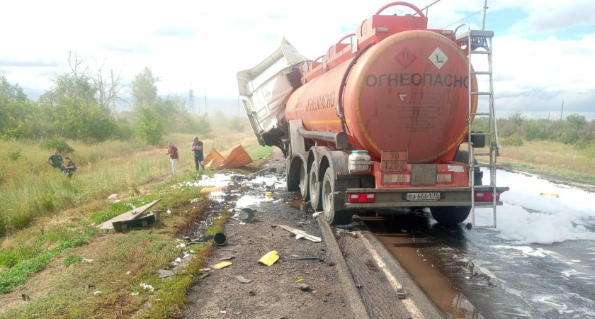 Виновник ДТП под Волгоградом заплатит 328 тысяч за разлив топлива на трассе