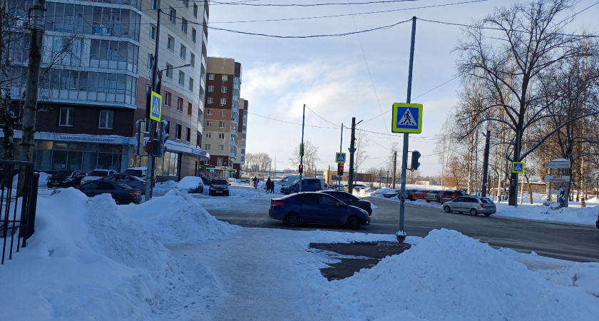 Когда можно спокойно проехать на "жёлтый" и в каких случаях за это схлопочете штраф - в автошколе такого не расскажут