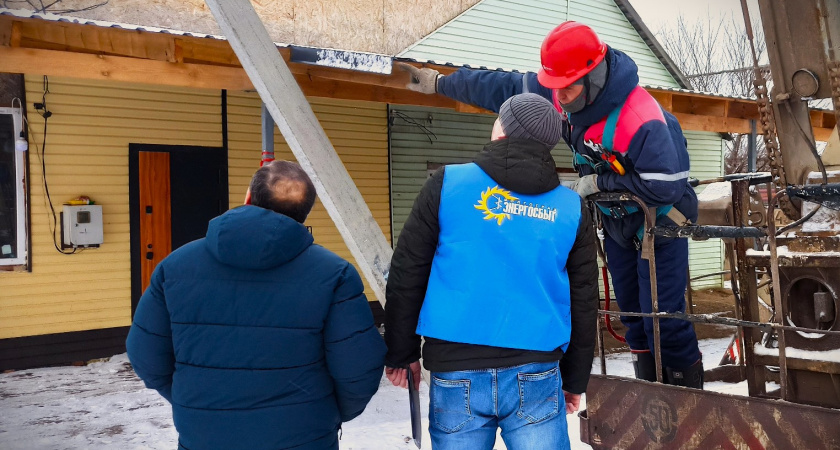 В цыганском поселке Волгограда от электросети отключили 33 дома